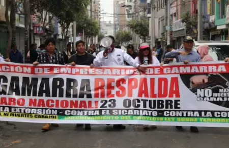 Comerciantes de Gamarra marchan rumbo a Palacio.