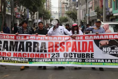 Comerciantes de Gamarra marchan rumbo a Palacio.