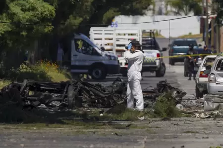 Explosin de coche bomba dej a tres policas heridos