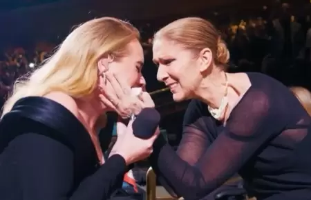 Adele y Celine Dion protagonizan emotivo momento.