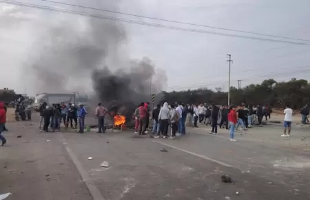 PNP desbloquea parcialmente la Panamericana Norte.