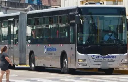 Retrasos en llegada de buses del Metropolitano.