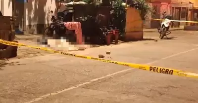 Acribillan a extranjero frente a su casa en Chorrillos.