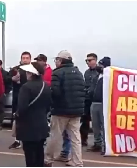 Bloquean frontera Per-Chile en protesta por ampliacin del penal Challapalca