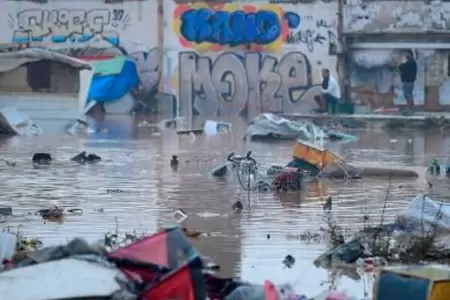 Inundaciones dejan ms de 50 fallecidos y varios desaparecidos.