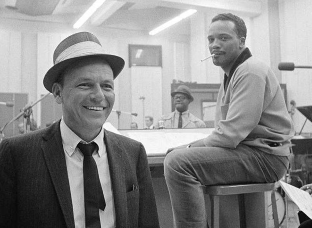 Frank Sinatra y Quincy Jones trabajando para la cancin 'Fly me to the Moon'.