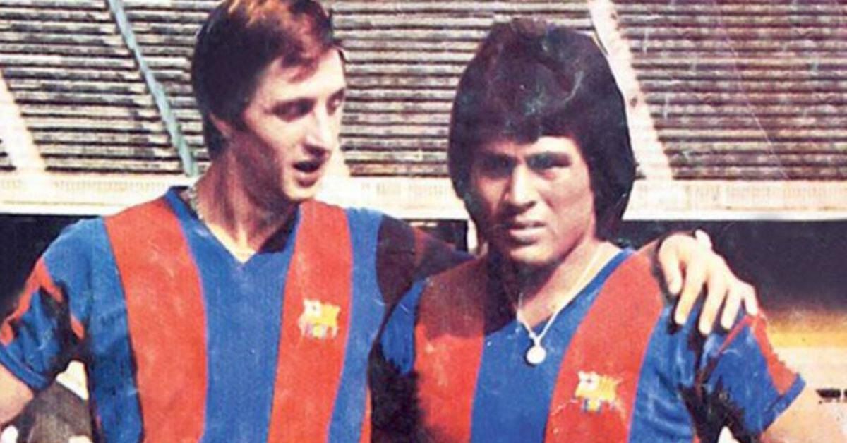 Hugo Sotil y Johan Cruyff comandaron al FC Barcelona a ganar la Liga Espaola en 1974-