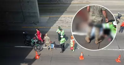 Mujer motociclista sufre fuerte accidente en Va Expresa.