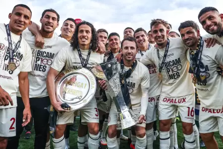 Universitario celebrar el bicampeonato en el Estadio Monumental ante miles de h