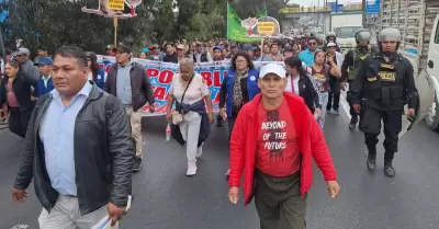 Carabayllo protesta por el agua