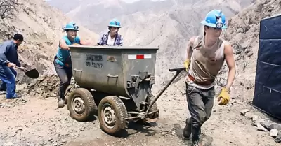 Mineros artesanales participarn de marchas durante APEC