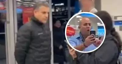 Rafael Vela recibi insultos al interior de un centro comercial en USA.