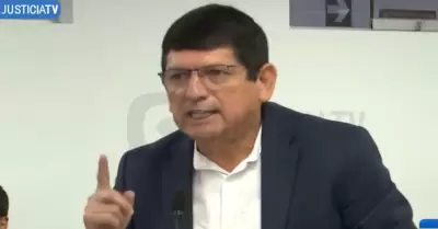 Agustn Lozano se defiende de la prisin preliminar que se le impuso en su contr