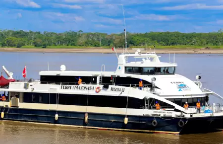 Transporte fluvial en la Amazona