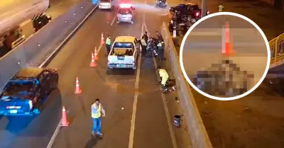 Accidente en Puente Piedra deja una joven fallecida y otro herido.