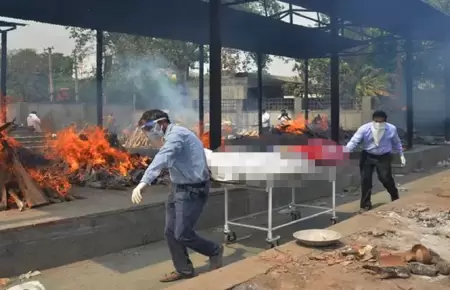 Hombre despierta minutos antes de ser cremado.