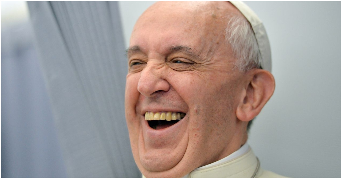Papa Francisco ofrece INUSUAL CONSEJO a parejas jóvenes: "Peléense todo lo que quieran"