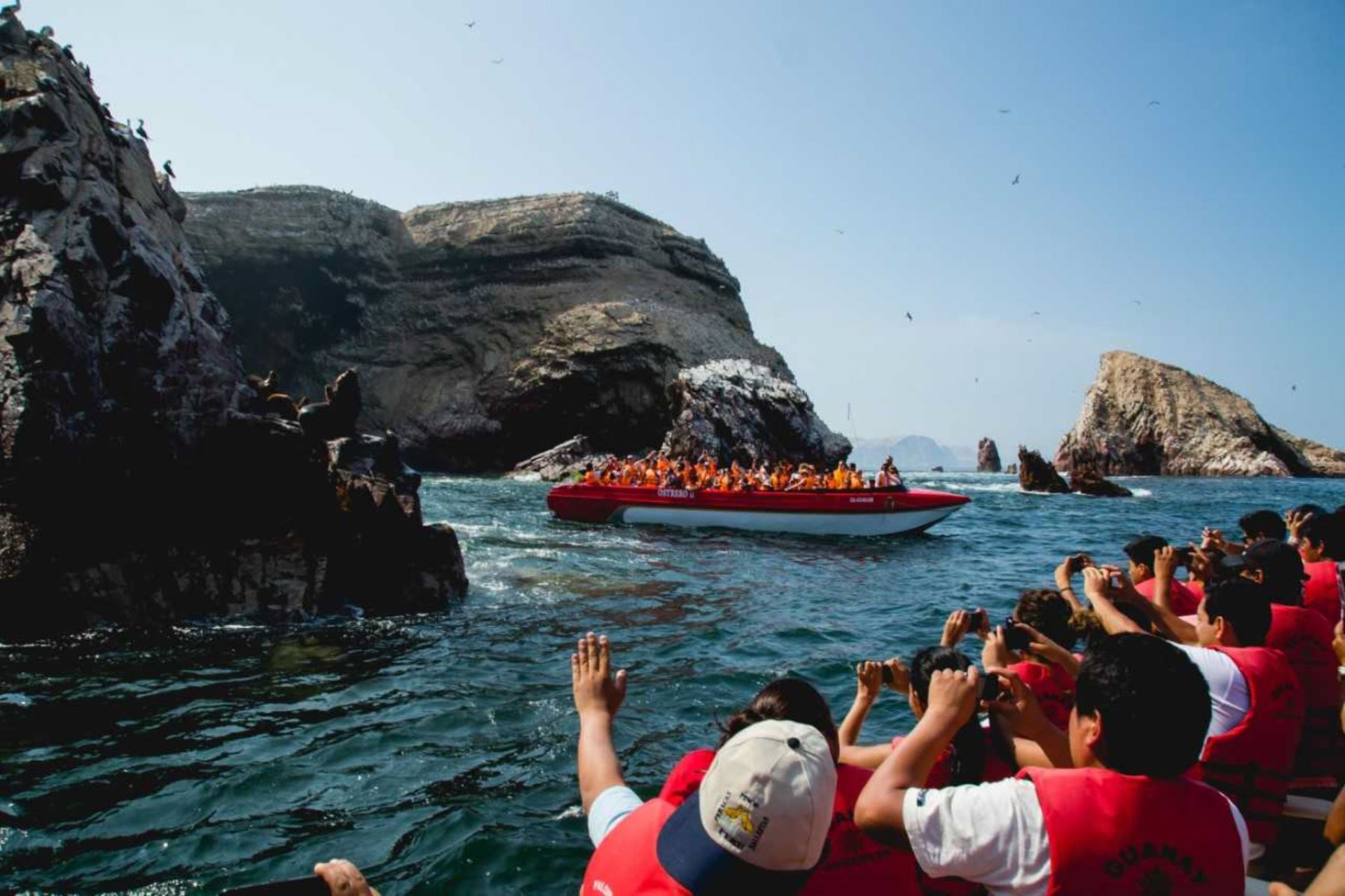 Paracas es una ciudad de la costa oeste de Per. Es conocida por sus playas