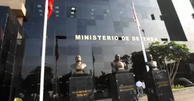 Aumento de sueldo para policas y Militares