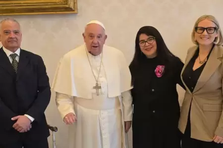 Paola Ugaz y Pedro Salinas visitan al Papa Francisco