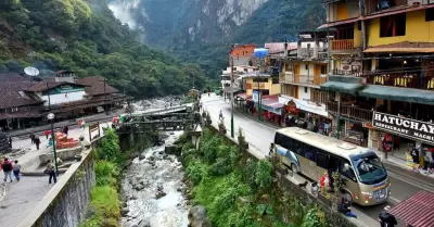 (Machu Picchu)