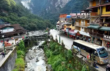 (Machu Picchu)