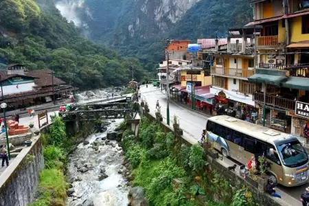 (Machu Picchu)