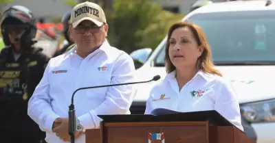 Dina Boluarte felicita a Santivez por gestin en Mininter.