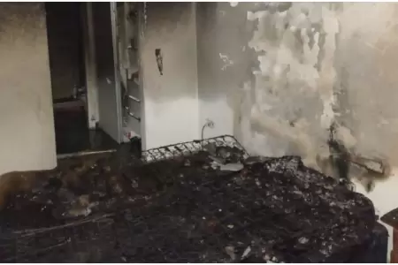 Cargador de celular provoca voraz incendio en edificio