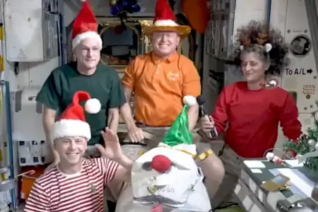 Astronautas celebran Navidad desde el espacio.