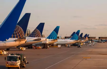 Hallan cuerpo sin vida en llanta de la aerolnea United Airlines.