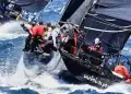 Tragedia en el mar: Deportistas mueren tras ser sorprendidos por olas de 3 metros en competencia