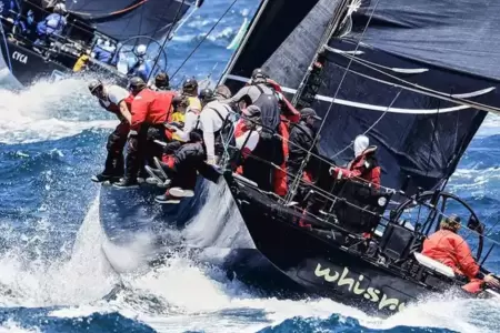 Deportistas mueren en plena competencia en el mar.