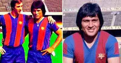 'Cholo' Sotil luciendo la camiseta del FC Barcelona.