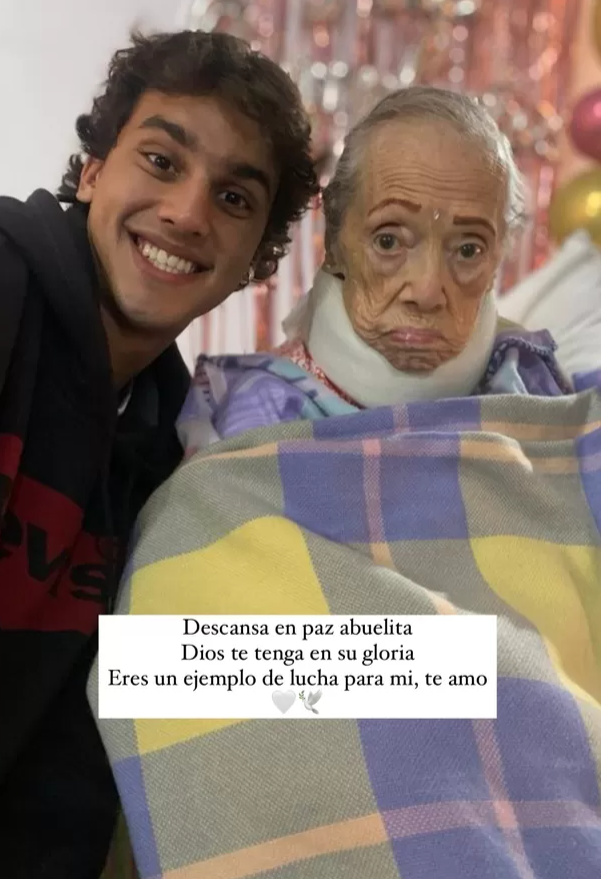 Gabriel Meseses anuncia la pérdida de su abuelita a través de una foto en redes.
