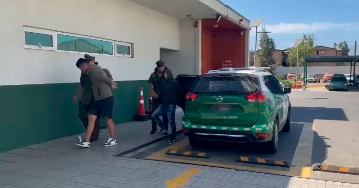 Delincuente es arrestado cuando pregunta por su cómplice en la comisaría: "La víctima lo reconoció"