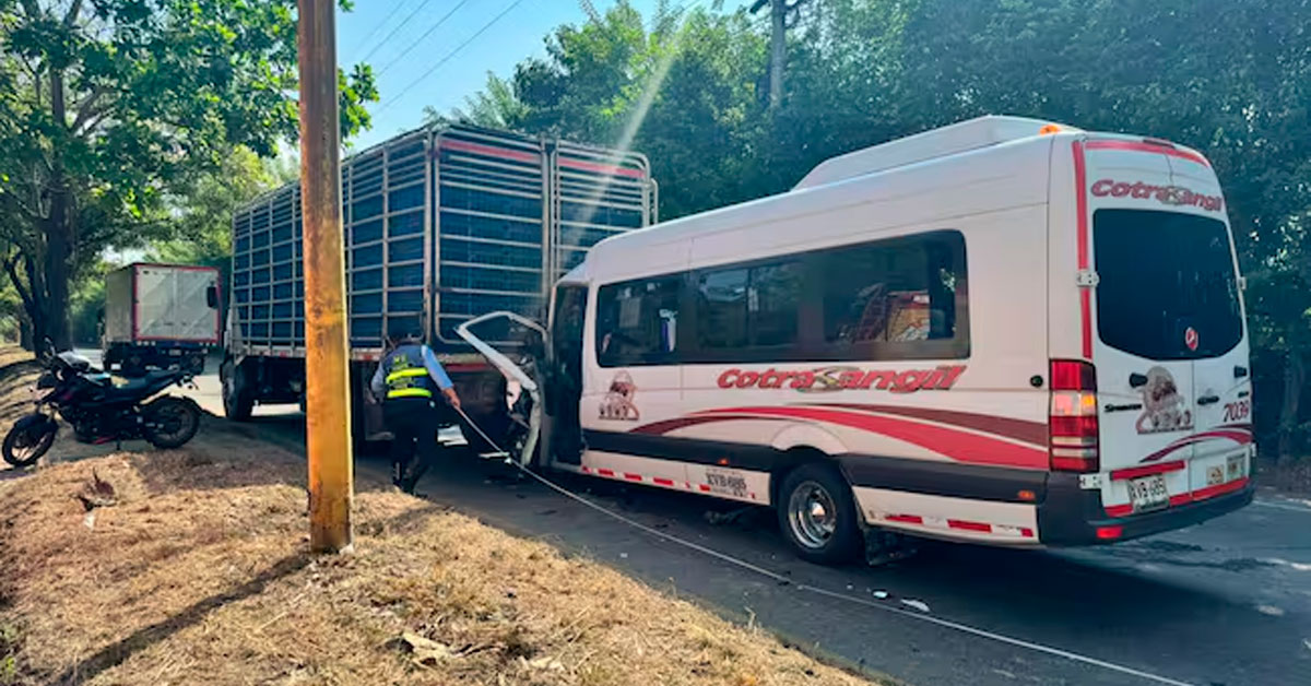 Aparatoso accidente de tránsito en anillo vial: Reportan al menos 12 heridos de gravedad