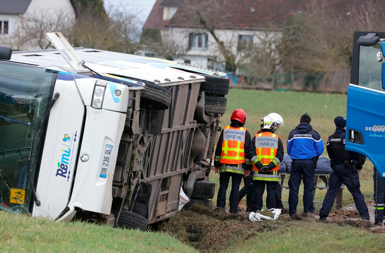 Fallece estudiante de 15 aos en un accidente de autobs escola en Francia.