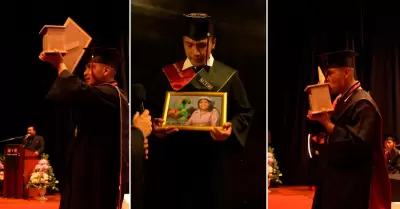 Joven graduado agradece su logro a su madre fallecida.