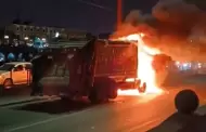 Camin de basura se incendia en plena Va Evitamiento generando caos vehicular con sentido al norte