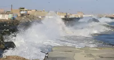 Oleajes intensos en el litoral peruano continuarn hasta el 13 de enero.