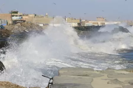 Oleajes intensos en el litoral peruano continuarn hasta el 13 de enero.