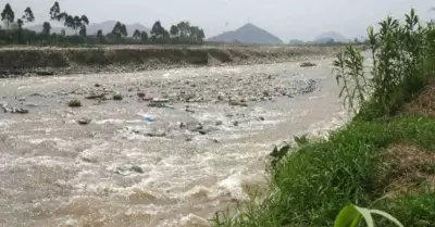 Vecinos de Chaclacayo acusan a autoridades de no actuar frente a crecida del ro