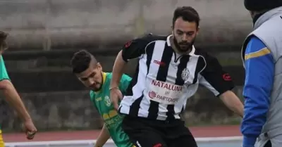 Delincuente abren fuego contra exfutbolista