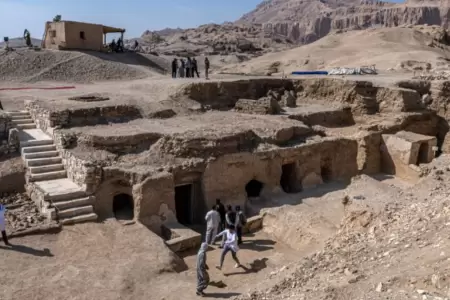 Encuentran tumbas y arte de 4 mil aos de antigedad en Luxor.