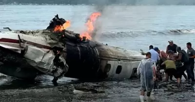 Avioneta se estrell en playa de Brasil.