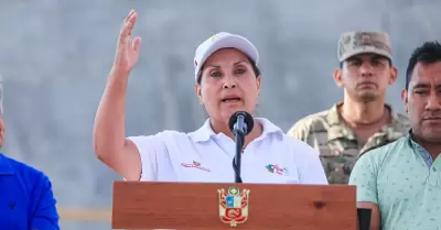 Dina Boluarte desea que otra mujer sea elegida como presidenta.