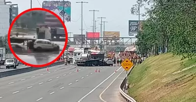 Colisin entre vehculos genera fuga de gas en la Panamericana Sur.