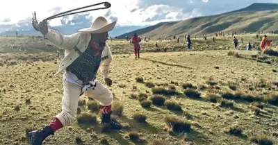 Tradicional batalla de Chiaraje deja un muerto