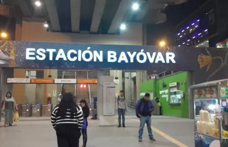 Menor sufri un alarmante momento cuando qued atrapado en escalera mecnica.